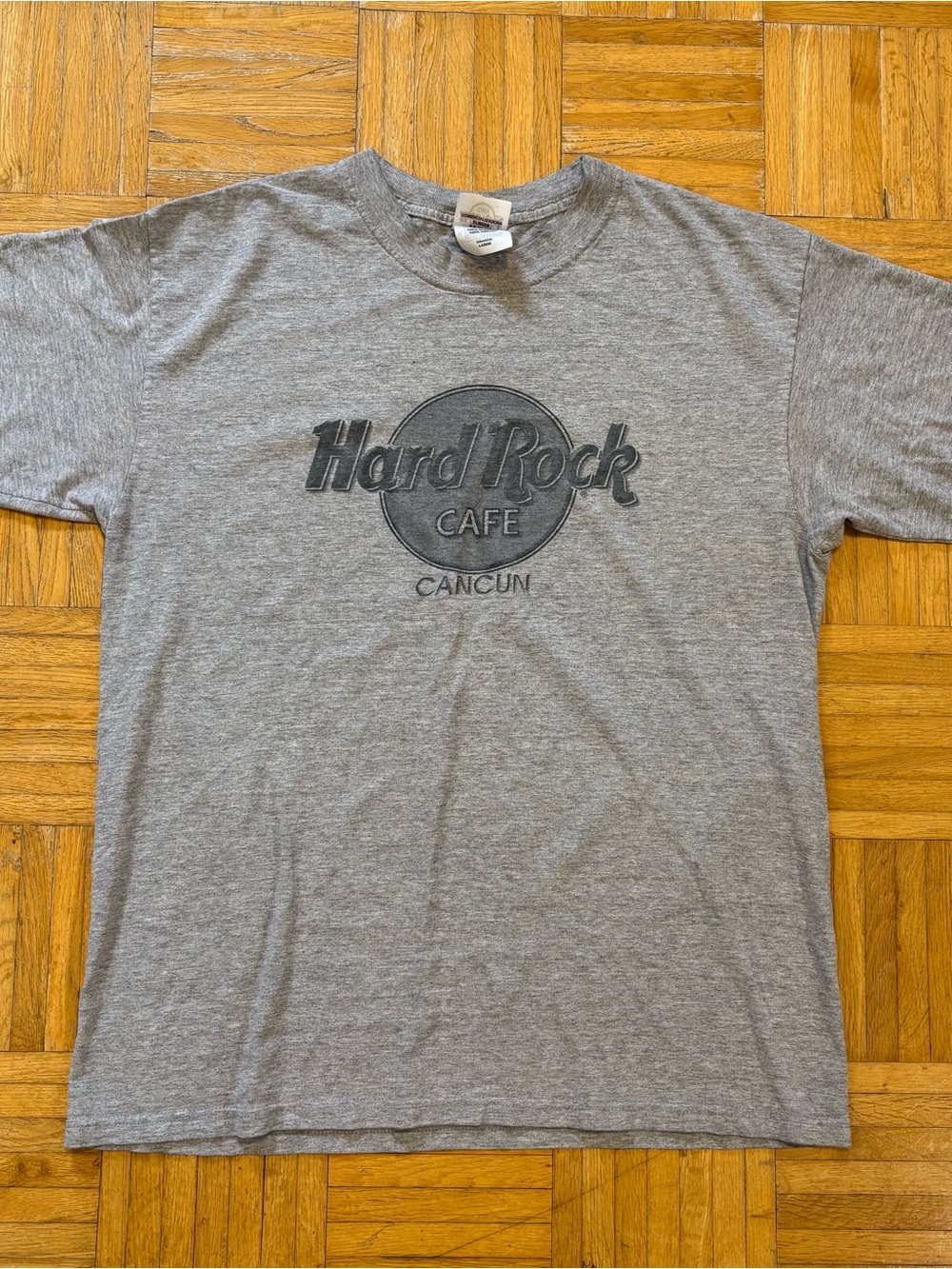 Vintage Hard Rock Cafe Cancun Graphic Shirt